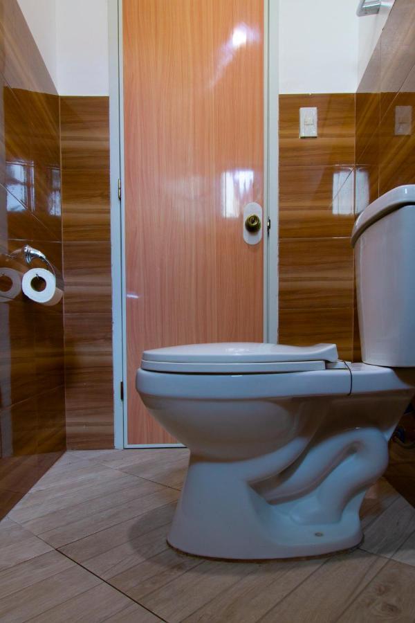 Oyo 777 Rn Guesthouse 몰볼 외부 사진