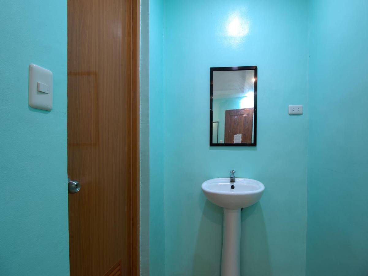 Oyo 777 Rn Guesthouse 몰볼 외부 사진